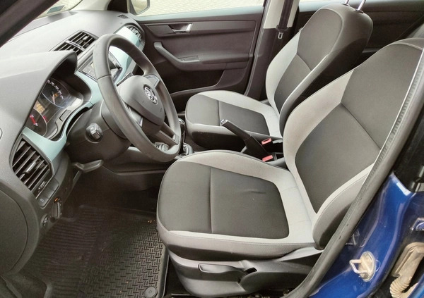 Skoda Fabia cena 34900 przebieg: 204199, rok produkcji 2018 z Bobowa małe 254